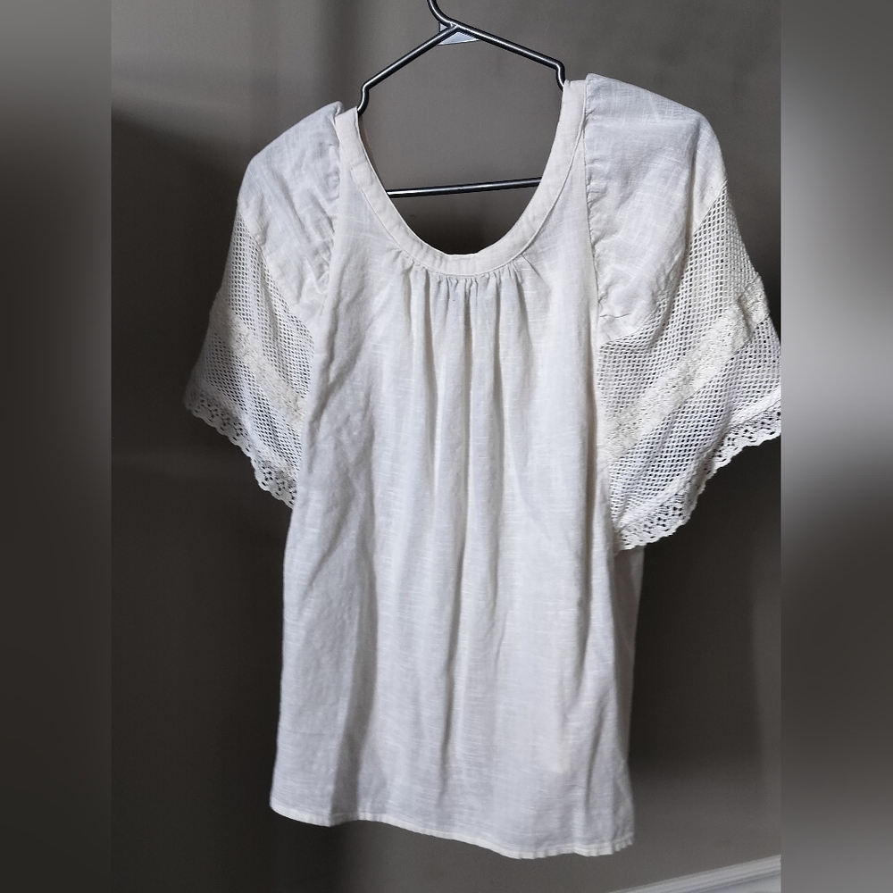 Old Navy Cream Lace Sleeve Blouse